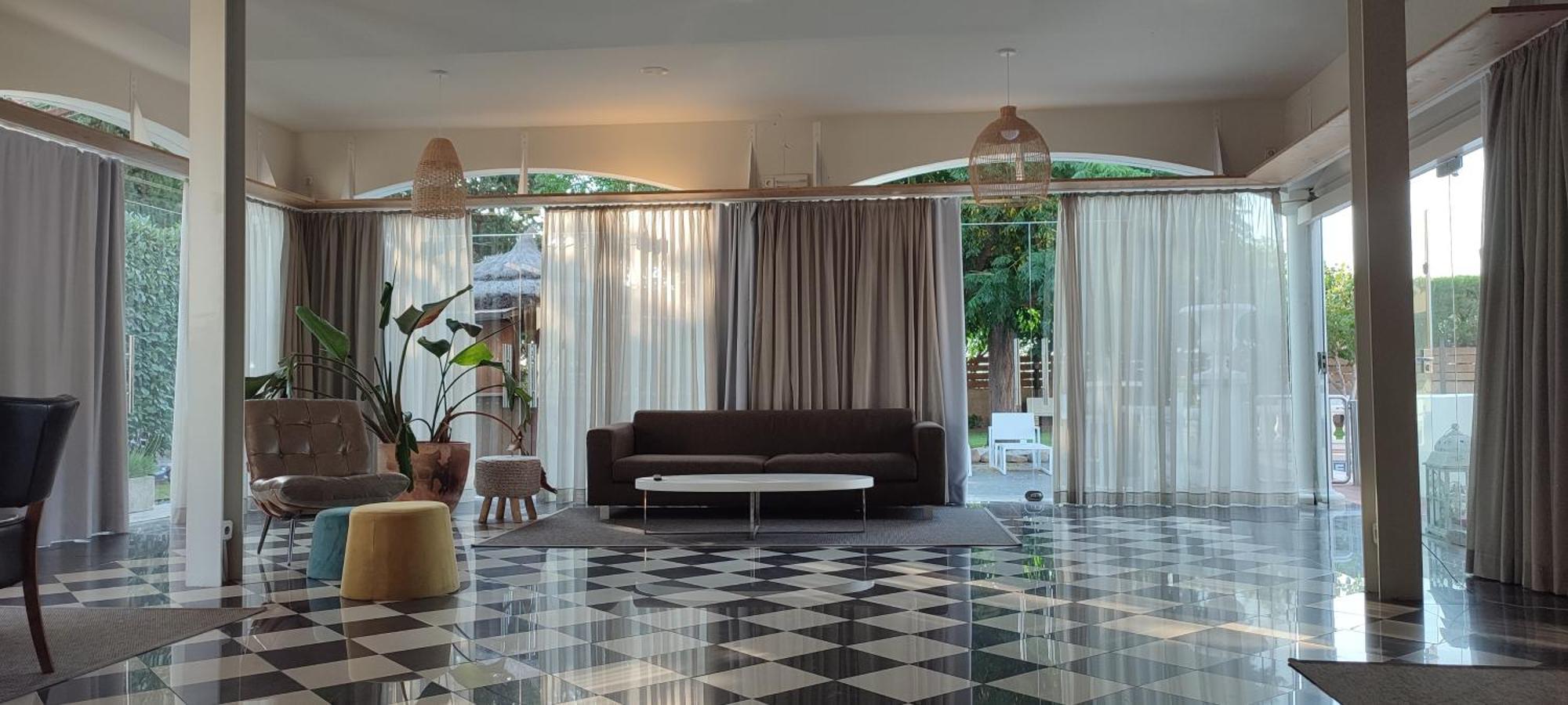 Hotel & Restaurant Figueres Parc Los Hostalets de Llers Εξωτερικό φωτογραφία