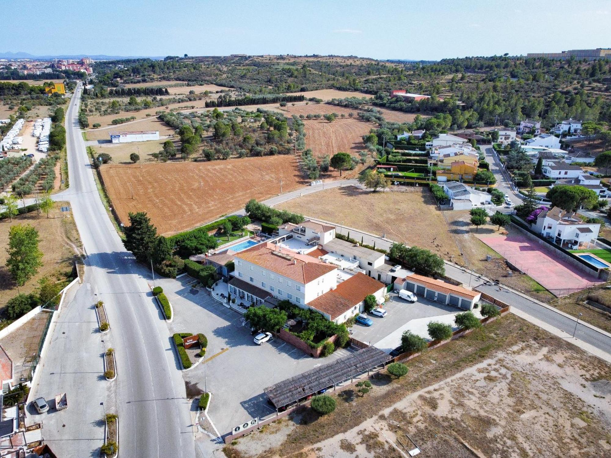 Hotel & Restaurant Figueres Parc Los Hostalets de Llers Εξωτερικό φωτογραφία