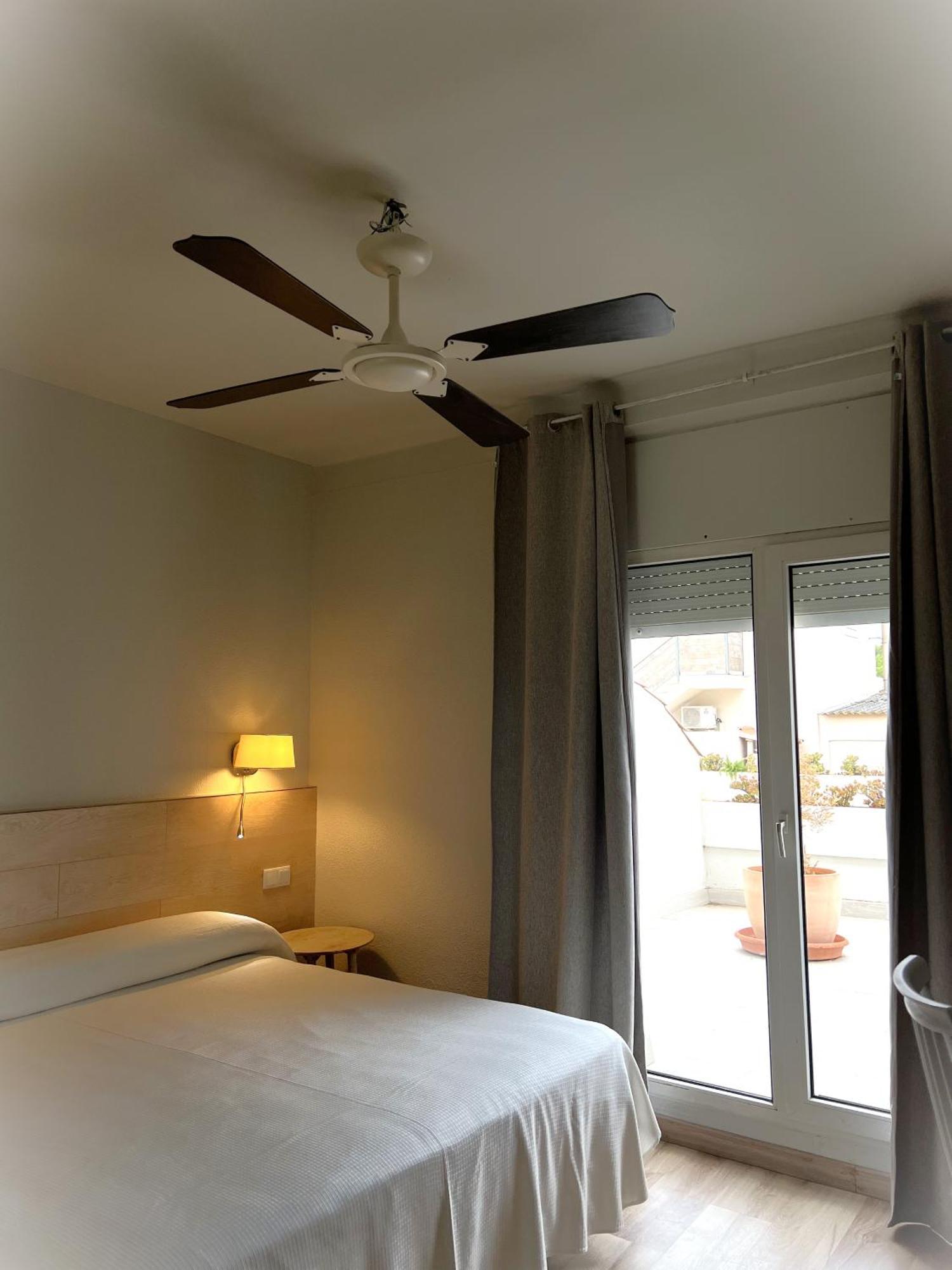 Hotel & Restaurant Figueres Parc Los Hostalets de Llers Εξωτερικό φωτογραφία