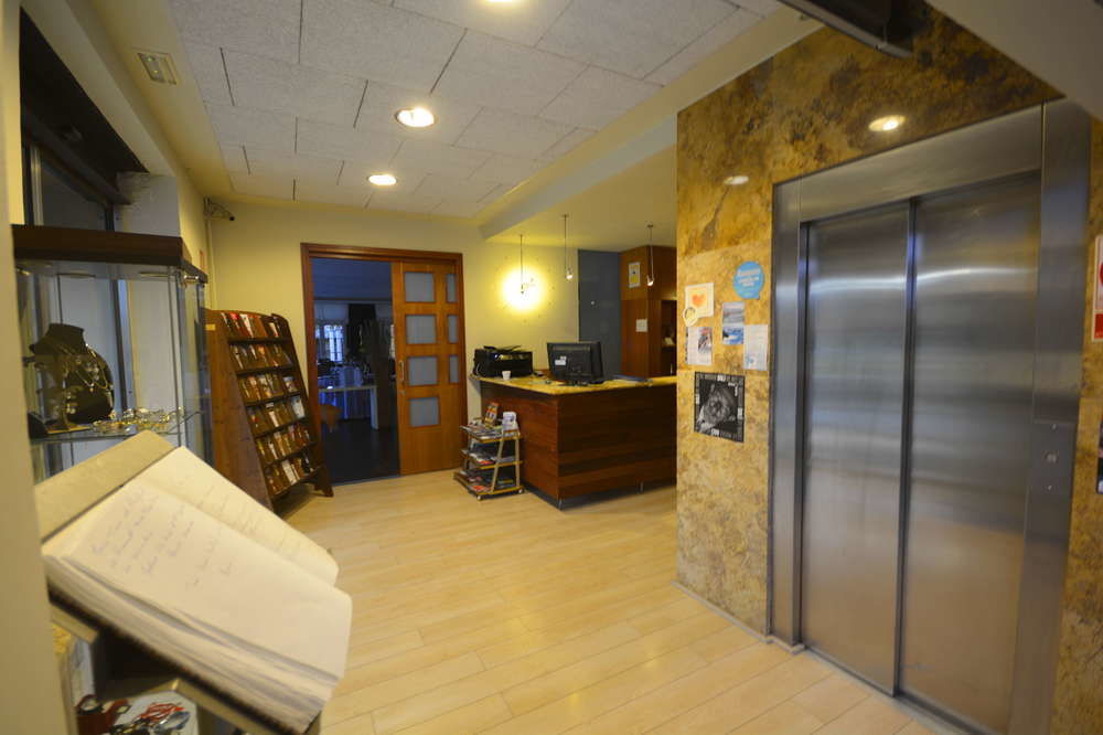 Hotel & Restaurant Figueres Parc Los Hostalets de Llers Εξωτερικό φωτογραφία