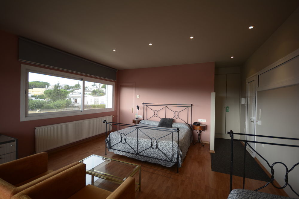 Hotel & Restaurant Figueres Parc Los Hostalets de Llers Εξωτερικό φωτογραφία