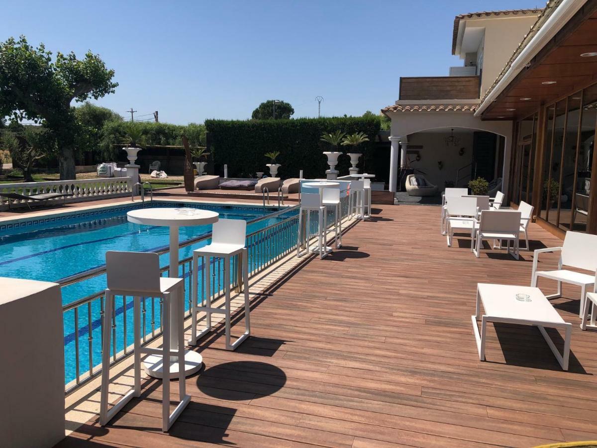 Hotel & Restaurant Figueres Parc Los Hostalets de Llers Εξωτερικό φωτογραφία